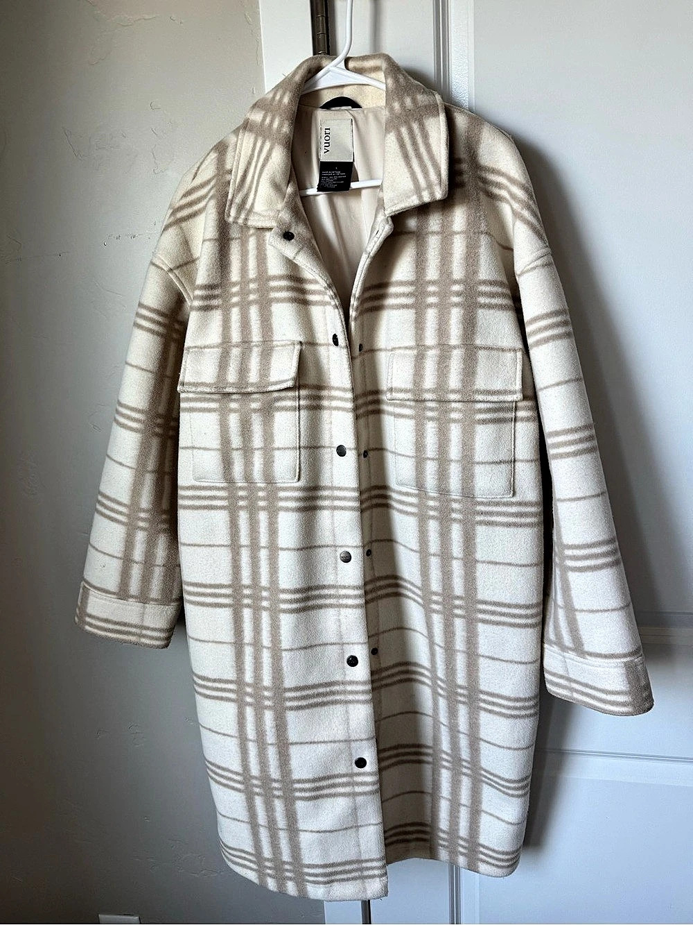 Vuori Ballard Coat Plaid Utility Jacket in Cream & Brown